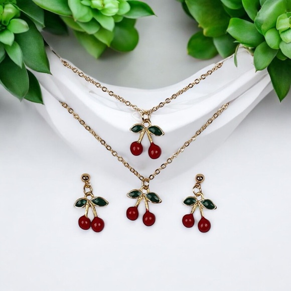 3 pc Cherry Necklace Bracelet and Earrings Set New in Plastic - Picture 2 of 3